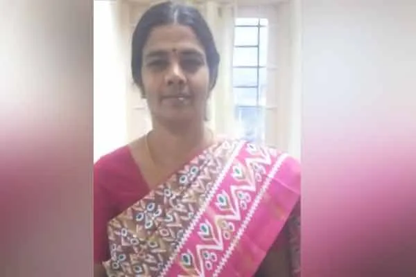 Daughter performed funeral rites for mother in Tiruvarur