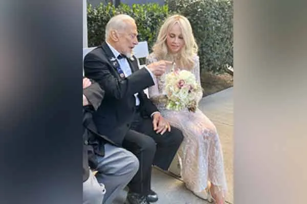 93 year old astronaut got married Greetings 