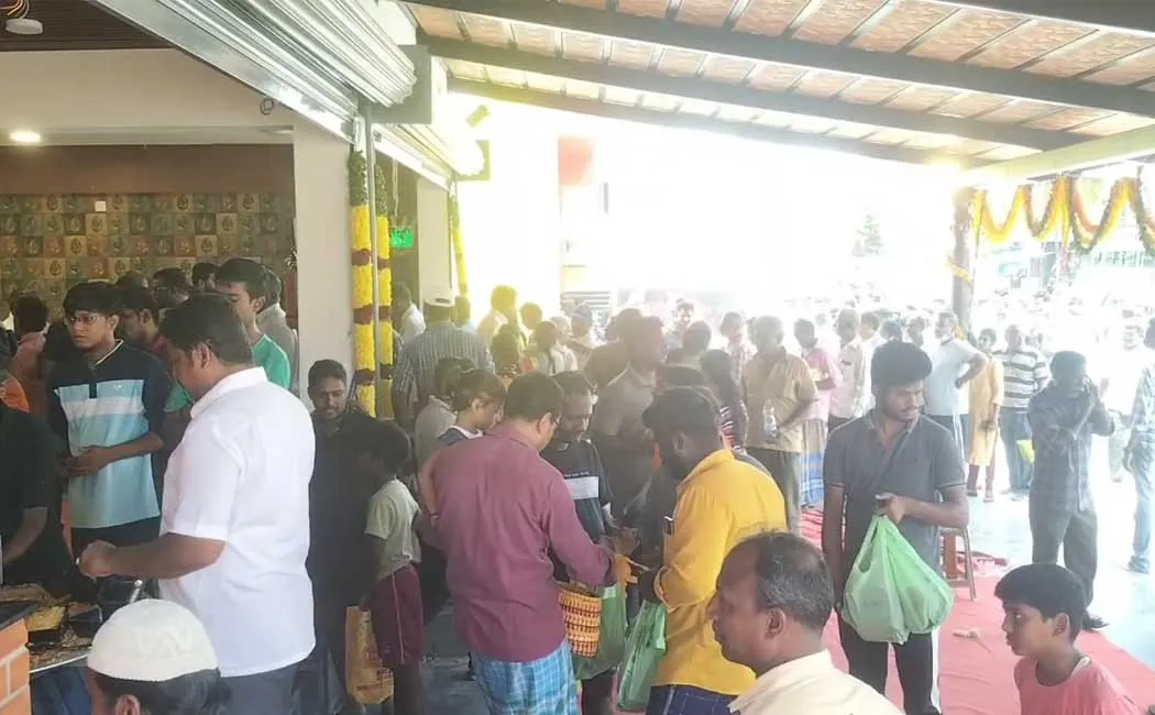 Vellore district collector sealed the biryani shop on the opening ceremony