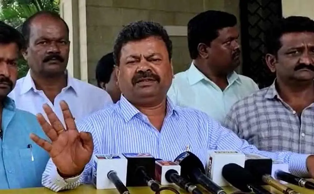 Karnataka BJP former MLA MP Renukacharya's condemns Annamalai