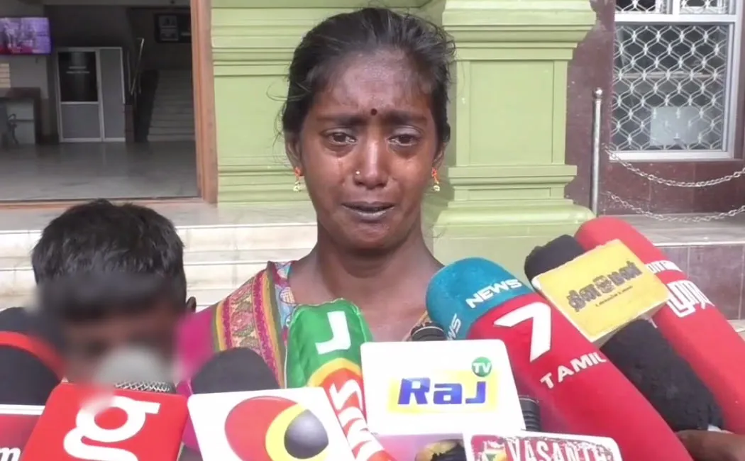 handicapped person made a tearful request to the collector with no way to live