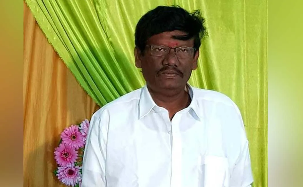 AIADMK District leader thangarasu talking obscenely to women.