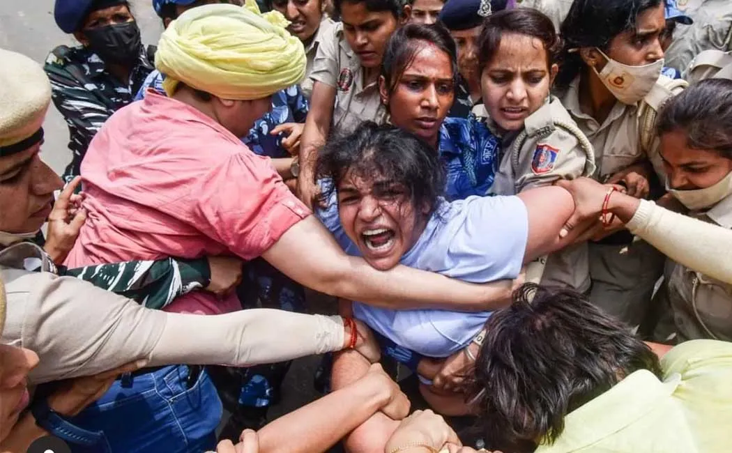 wrestler Sakshi Malik tweet about BJP MP and Delhi Police