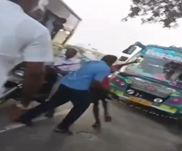  drunken passenger had fight with conductor