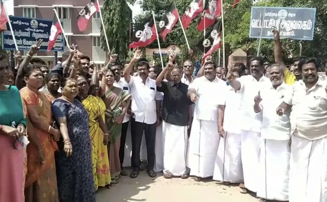 admk member struggle condemn arrest Edappadi Palaniswami
