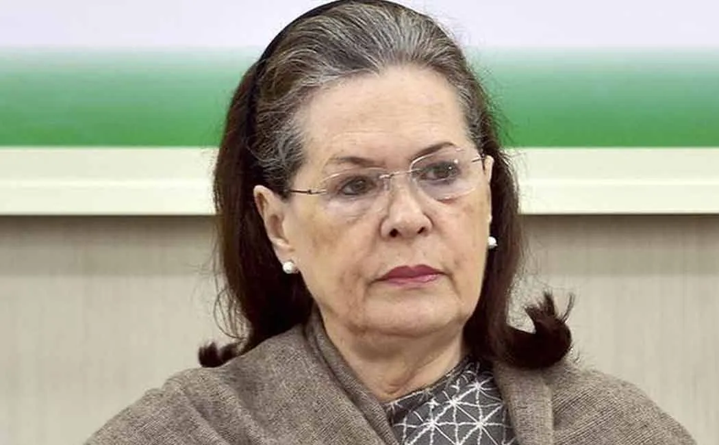 Congress President Sonia Gandhi tested positive for corona