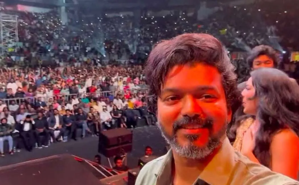 varisu audio launch chaired damaged by fans 
