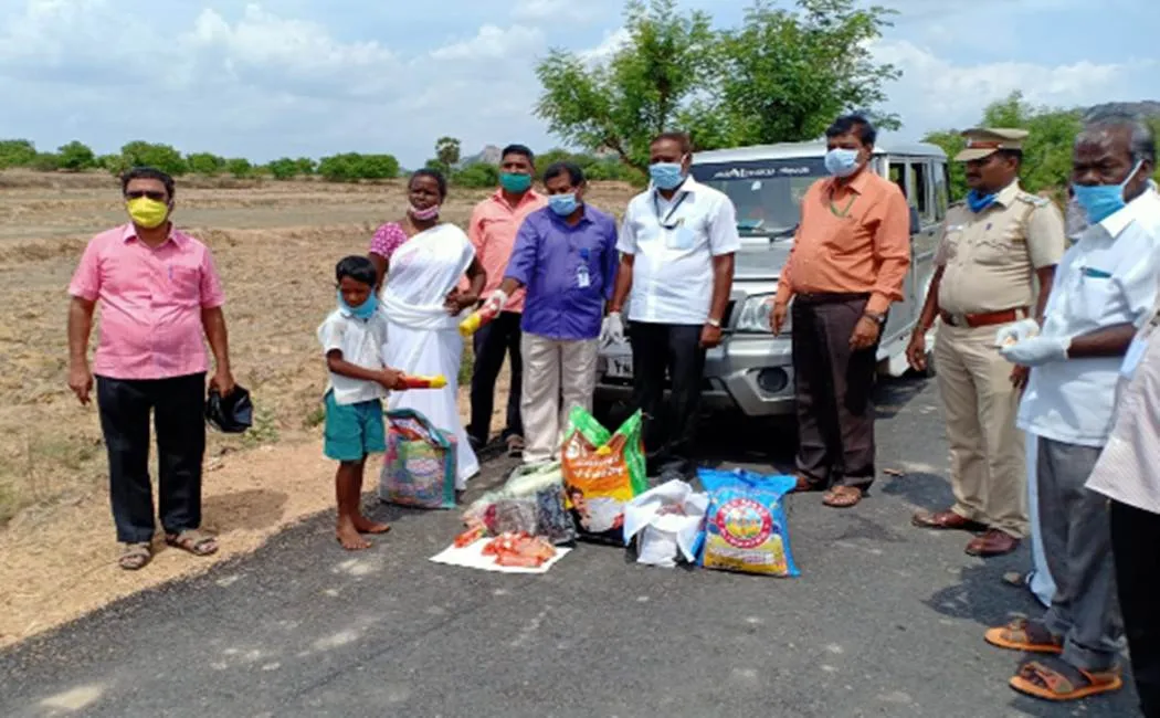   Family affected by Corona - Villupuram Officer help to student