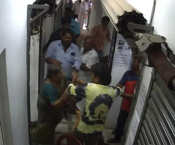 some people pushes medical shop Nagapattinam