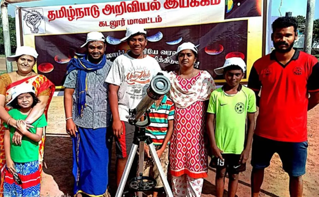 Solar-Eclipse-people enjoyed 