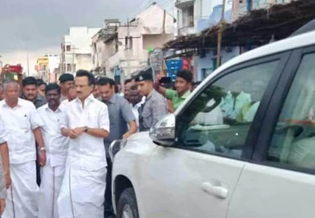 nellai murasoli reporter passed away dmk mk stalin meet reporter family 