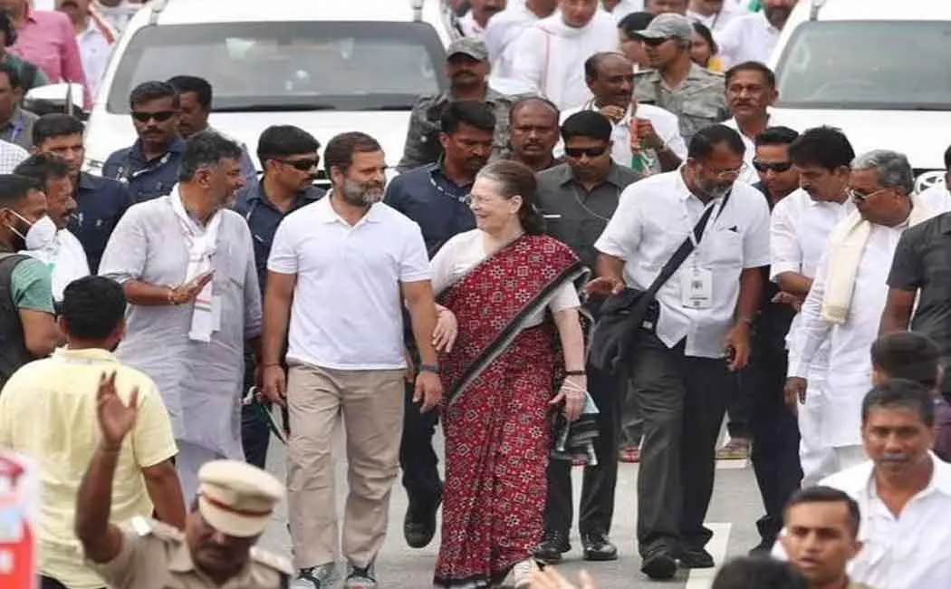 Sonia Gandhi joined Rahul's walk. Hope to give boost to Congress party