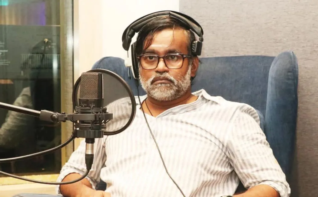 dhanush in 'naane varuven' movie ; new update released by selvaraghavan