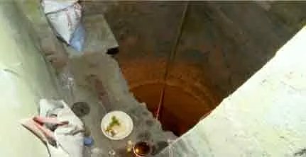 25 feet deep Pit in the middle of the house in Chennai...
