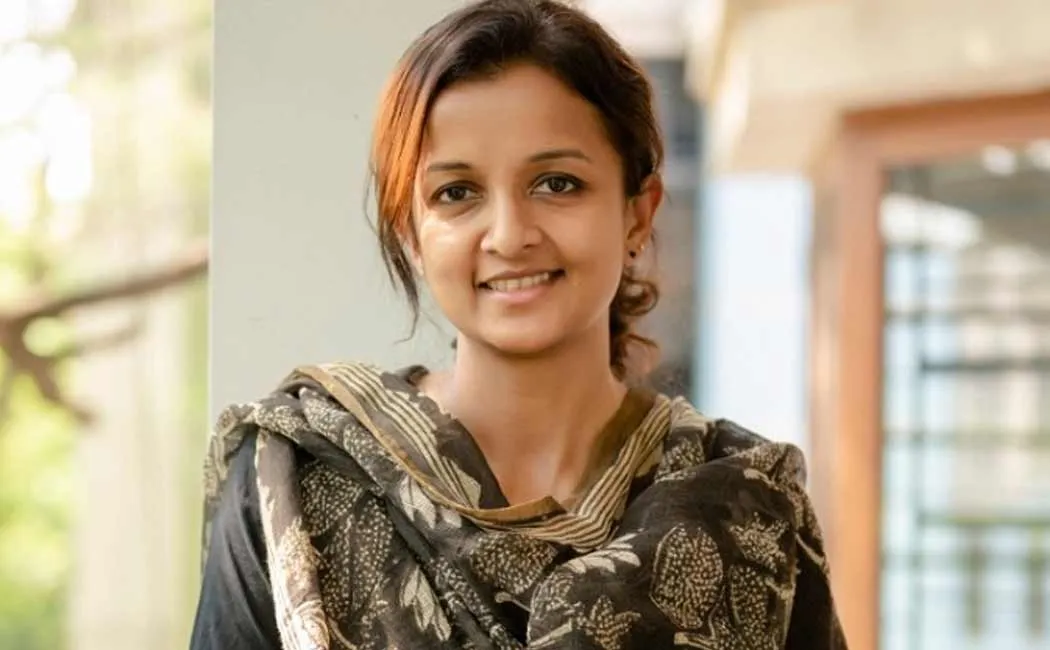 kiruthiga udhayanidhi talk about Paper Rocket
