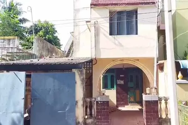 owner demolished the stairs because he did not vacate the house