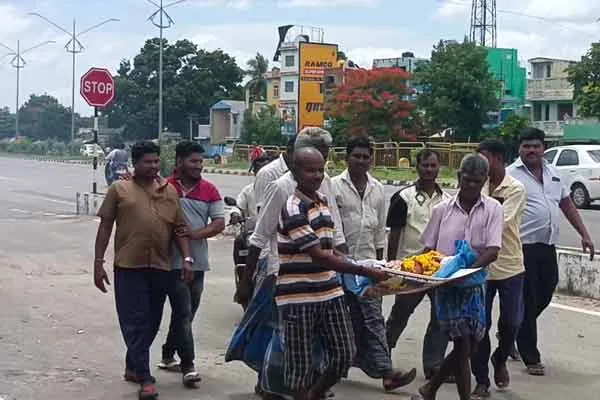 People buried  a monkey who passed away  
