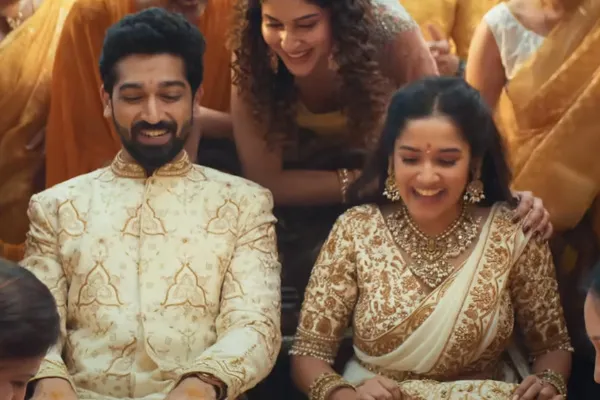 Nilavuku Enmel Ennadi Kobam movie review