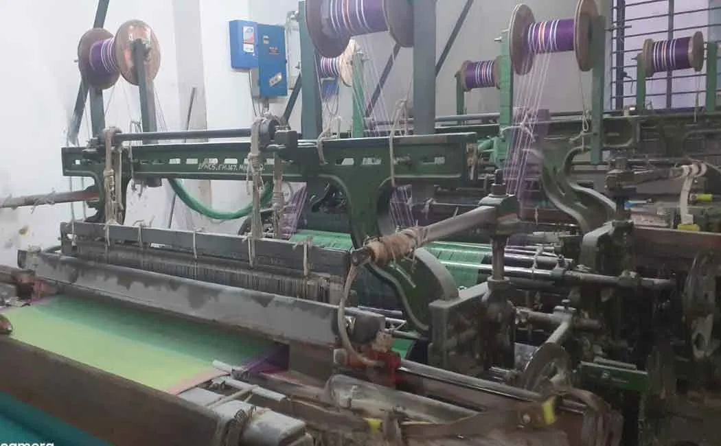 Issue decree to supply 1000 units of electricity to weavers