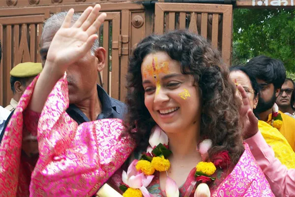 Kangana Contest in 2024 Elections as bjp canditate  Confirmed by his Father