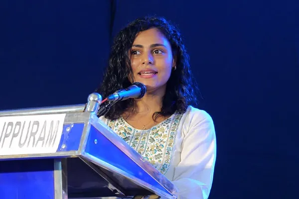actress vincy aloshious clarification about his speech issue 