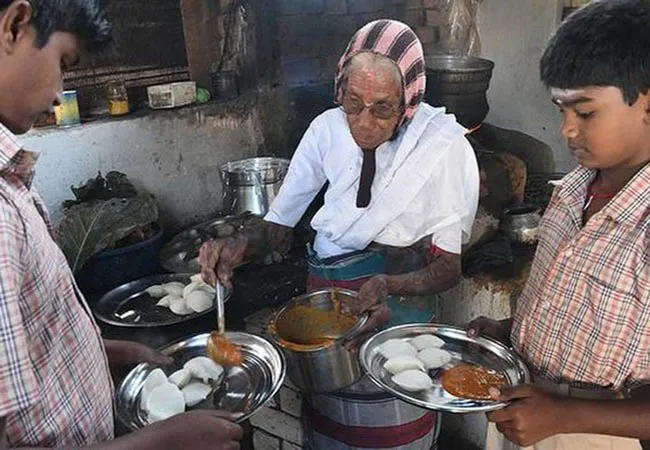 COIMBATORE GRANDMOTHER OWN COOKING RUN FOOD SHOP  ONE IDLY ONE RS 