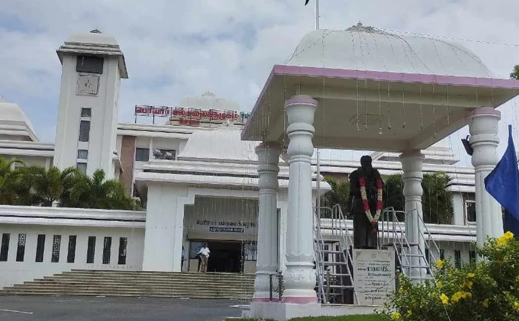  RN Ravi spoke  support of BJP at Periyar University graduation ceremony
