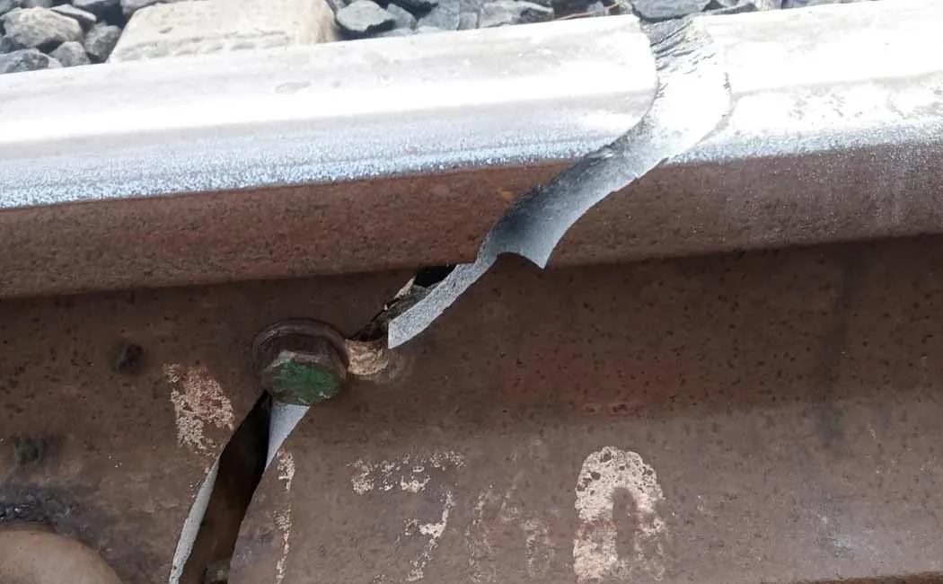 Rail crack near Panruti