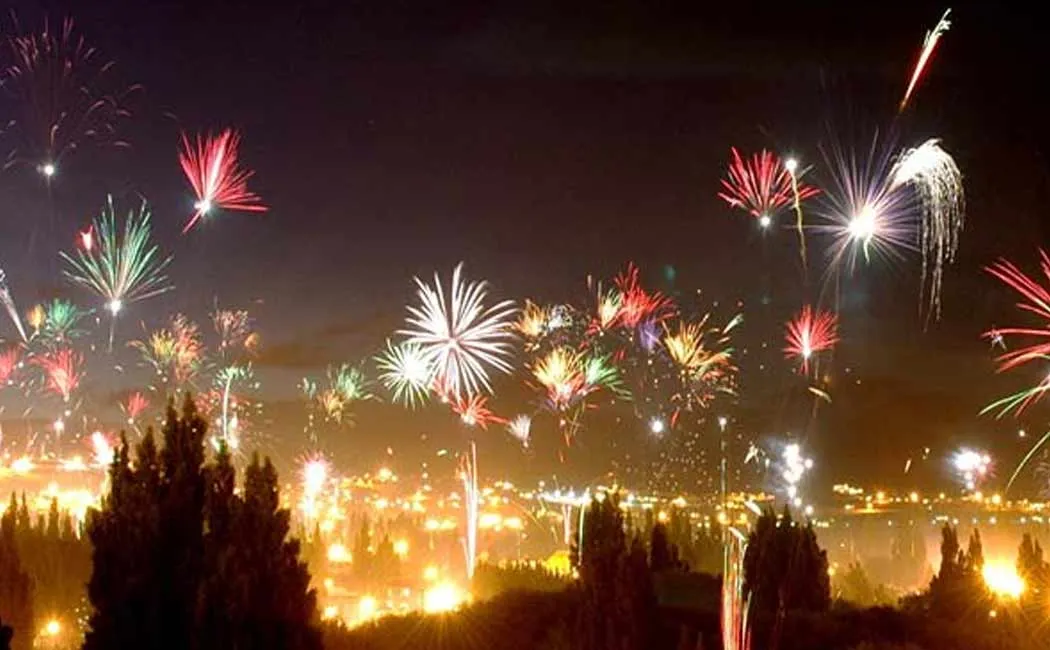 SC has ordered that firecrackers should be burst for 2 hours only.