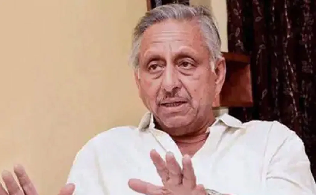 Mani Shankar Iyer dont eat at the airport lounge
