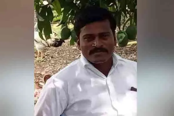 illicit liquor case accused flees from police station