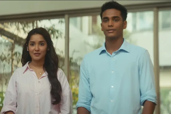 Nilavuku Enmel Ennadi Kobam movie review