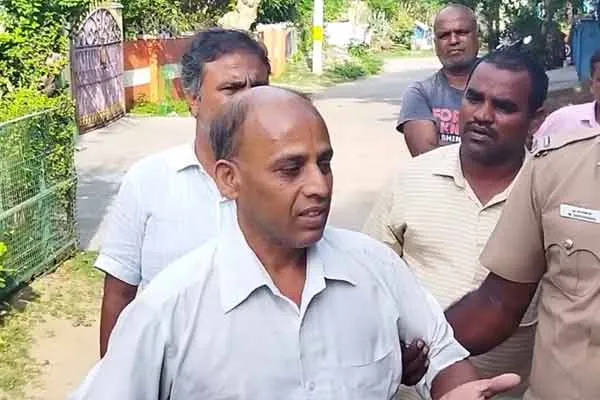 owner demolished the stairs because he did not vacate the house