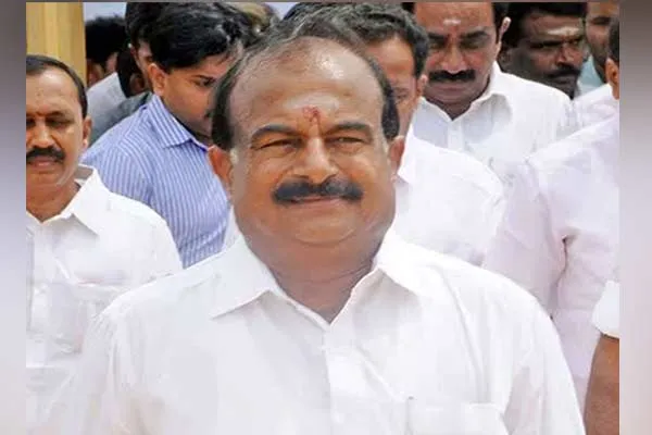 K.C. Karuppannan said We must encounter those who sell illicit liquor