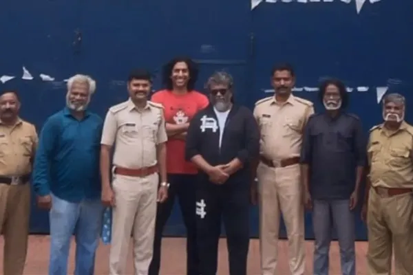 parthiban new year celebration in pondicherry central jail 