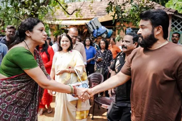 mohanlal shobana at shooting spot of l 360
