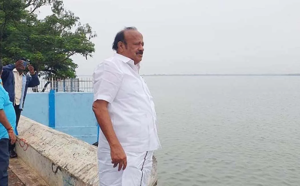 Minister who started planting 10 lakh palm seeds on the bank of Kollidam river 