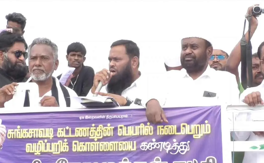 Demonstration against toll booth  that exploits people