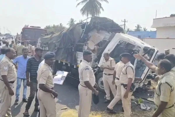 Accident involving paramilitary personnel on the national highway