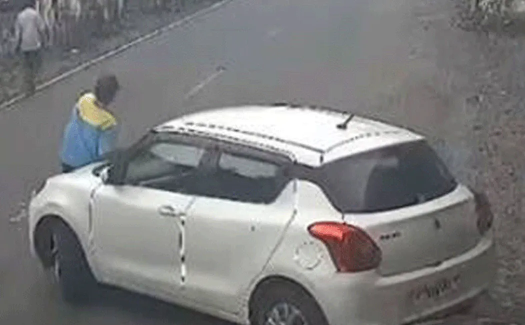 employee was beaten for stopping a policeman who left petrol without paying