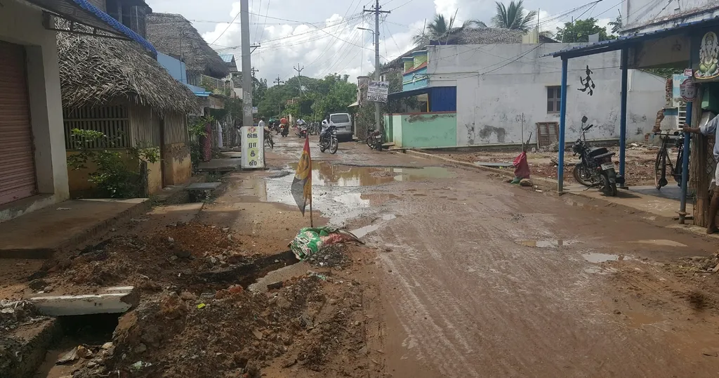 damaged road in nagai 