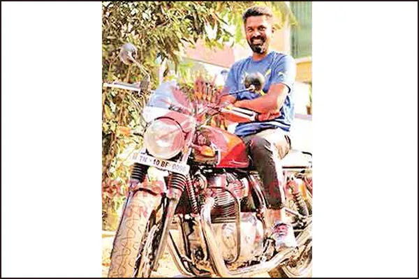 vijaysethupathi bike