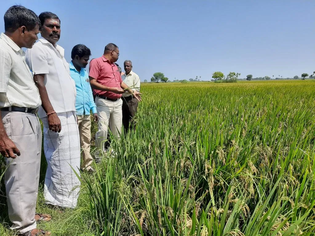 Echo of Nakkeeran's message; Farmers thanking Nakkeeran