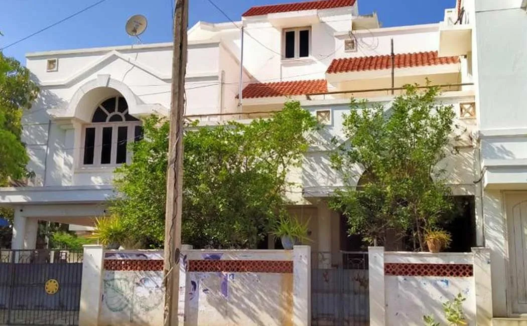 Anti corruption department raided ex Minister Vijayabaskar house