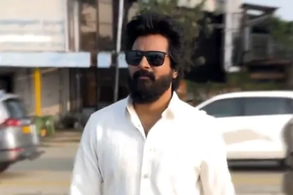 sivakarthikeyan about his politics entry