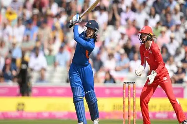 second t20; india women win because of mandhana