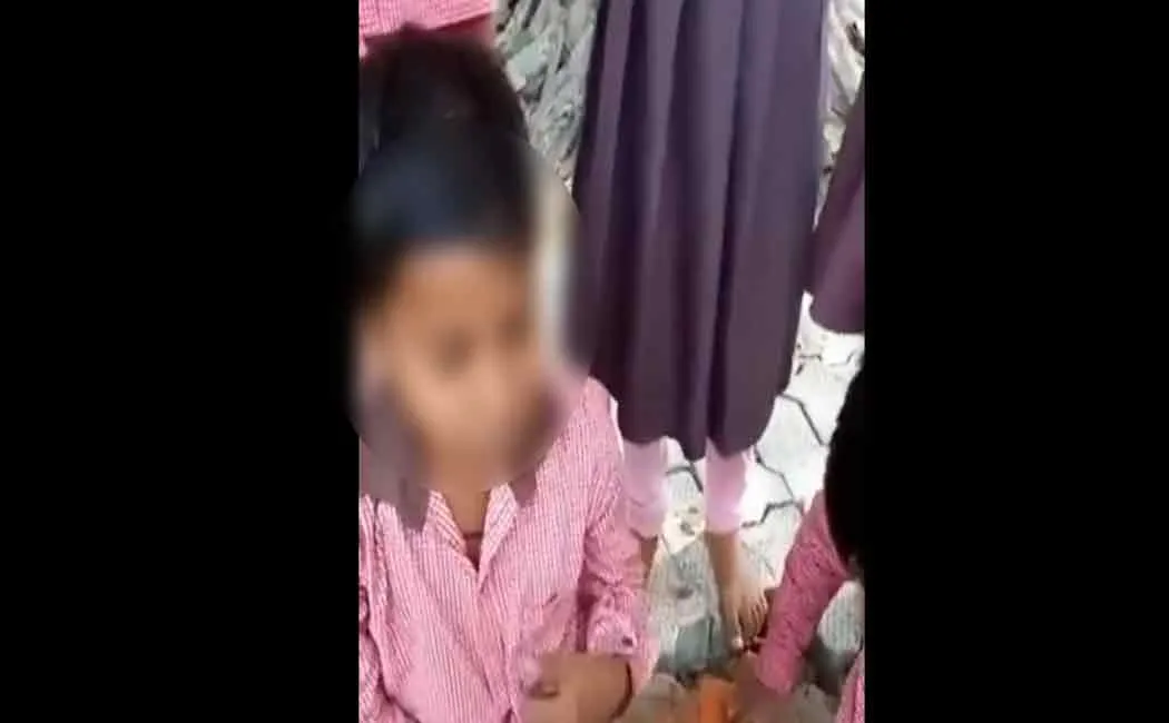 A Dalit student who did not bring a separate plate.. The teacher attacked the teacher