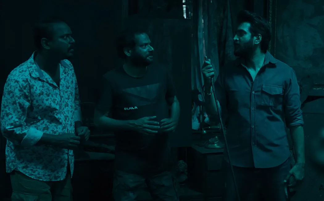 santhanam DD Returns movie review 