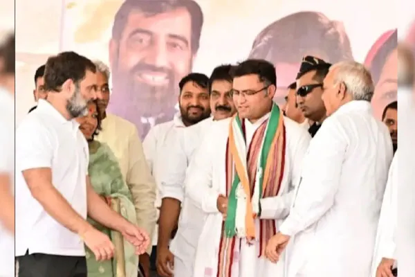 Ashok Kumar Tanwar left the BJP and joined the Congress