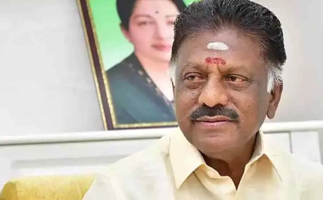 Speech on Jayalalitha; OPS reprimands the minister